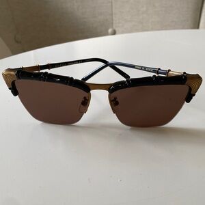Gucci Black and Gold Designer Sunglasses
